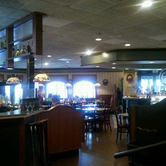 12/21/2012 tarihinde Lupe G.ziyaretçi tarafından Jedi&#39;s Restaurant and Grill'de çekilen fotoğraf