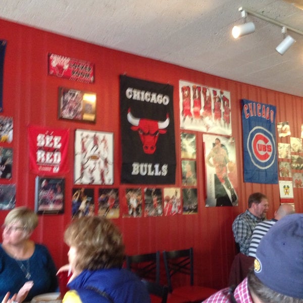 Foto tomada en South of Chicago Pizza and Beef  por Toby el 12/19/2013