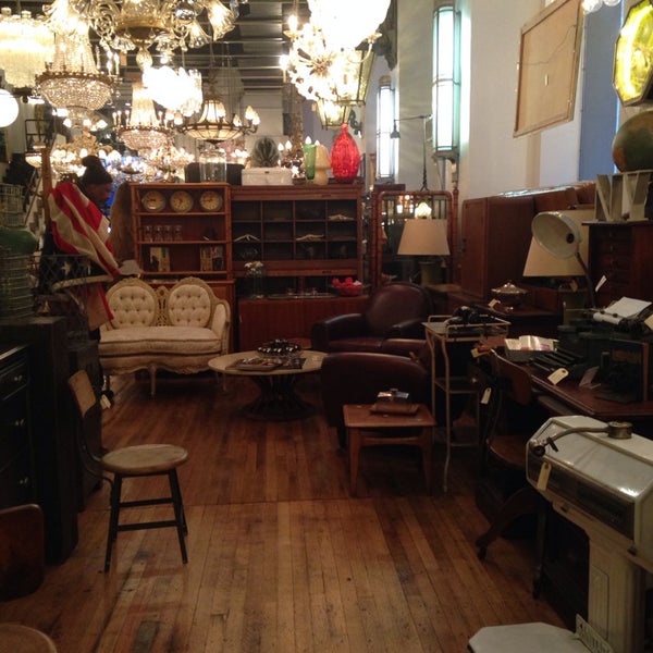 Olde Good Things Antique Shop in New York