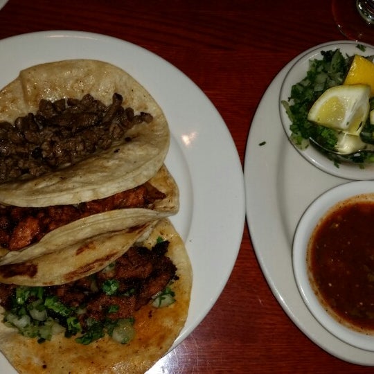 Снимок сделан в Pepito&#39;s Mexican Restaurant - Destin пользователем David W. 5/5/2014