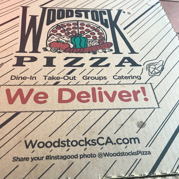 รูปภาพถ่ายที่ Woodstock&#39;s Pizza โดย Andy H. เมื่อ 7/23/2018
