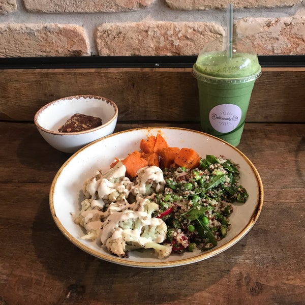 Jeweled quinoa, sweet potato, and cauliflower salad was delicious and very filling. The green glow smoothie was one of the best green smoothies I've had. Lastly, the fudge brownies were divine!