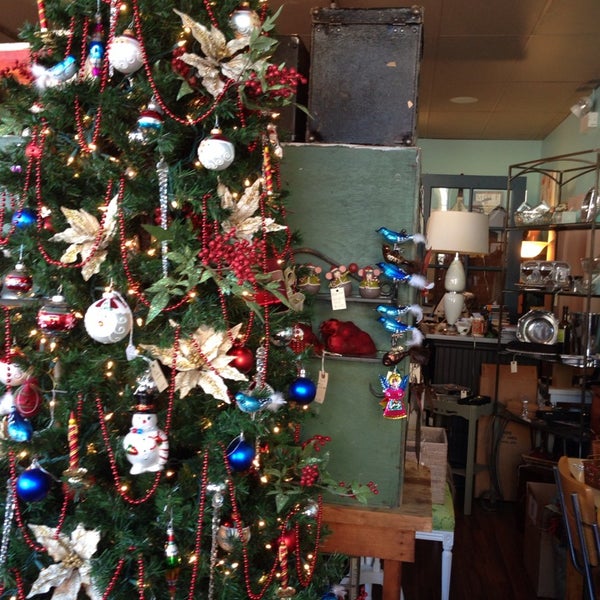 Praha Furniture and Home Store in Roscoe Village