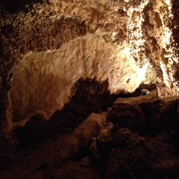Снимок сделан в Szemlő-hegyi-barlang пользователем Connie W. 2/1/2014