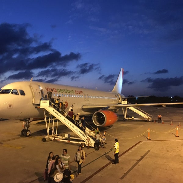 12/30/2015 tarihinde Erik T.ziyaretçi tarafından Cancún Uluslararası Havalimanı (CUN)'de çekilen fotoğraf