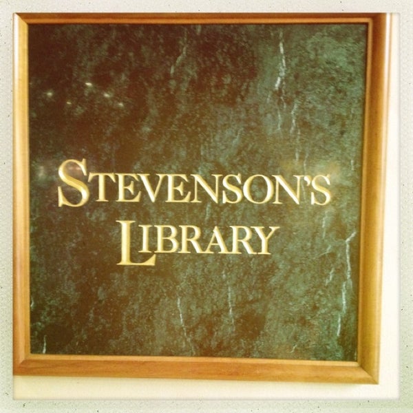 Снимок сделан в Stevenson&#39;s Library пользователем Jeff P. 9/17/2013