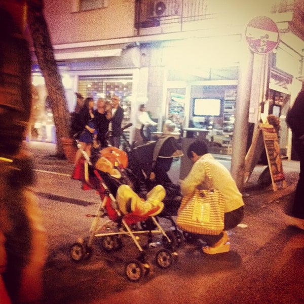 9/15/2012 tarihinde Sash2030ziyaretçi tarafından Gelateria Adler'de çekilen fotoğraf