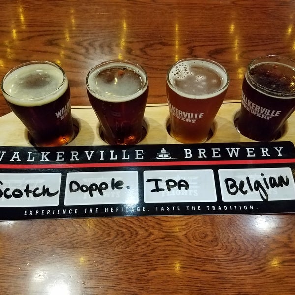 Foto diambil di Walkerville Brewery oleh steve s. pada 5/26/2019