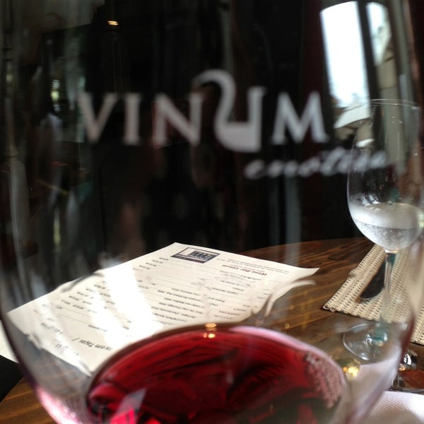 รูปภาพถ่ายที่ Enoteca Vinum โดย Magda C. เมื่อ 3/16/2013