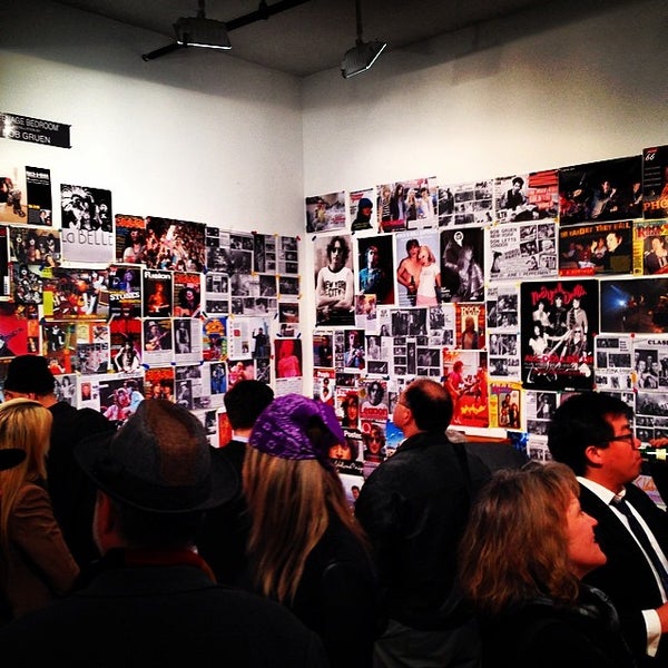 Foto tirada no(a) Pop International Galleries por Richard B. em 4/4/2014