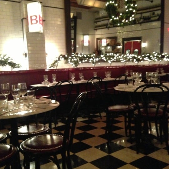 12/2/2012 tarihinde Hila R.ziyaretçi tarafından Brasserie 292'de çekilen fotoğraf