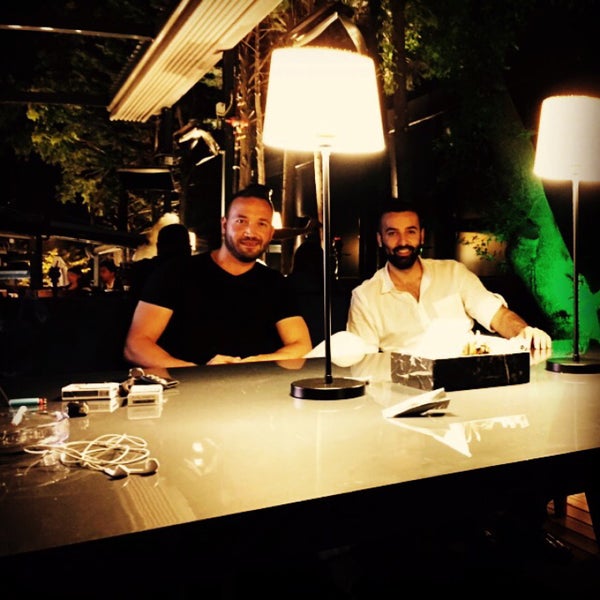 Das Foto wurde bei Sherbet Lounge von Doğan K. am 6/30/2015 aufgenommen