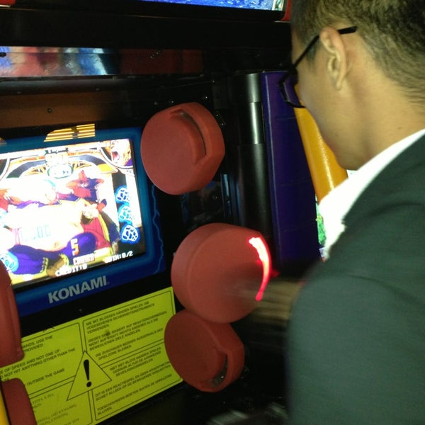 3/3/2013 tarihinde Khiem N.ziyaretçi tarafından Arcade Odyssey'de çekilen fotoğraf
