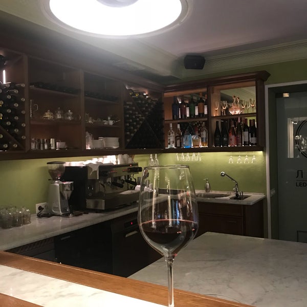 Photo taken at ЛЮБЛЮ: LED. WINE. LOVE&#39;S by Helen on 10/29/2018