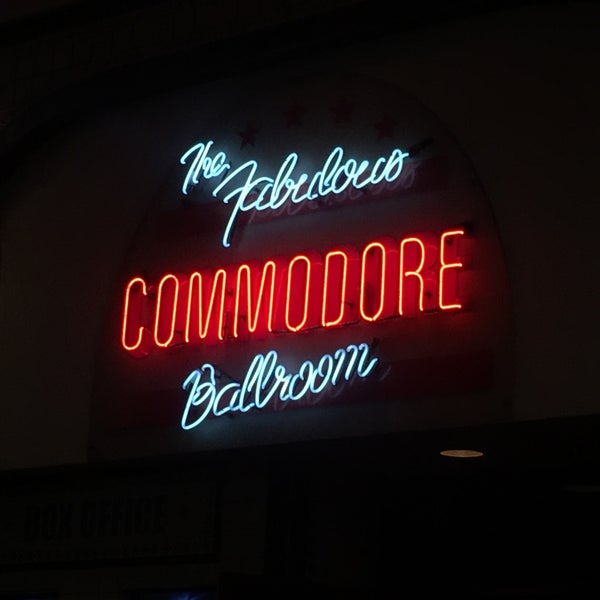 Foto tirada no(a) Commodore Ballroom por N em 9/17/2016