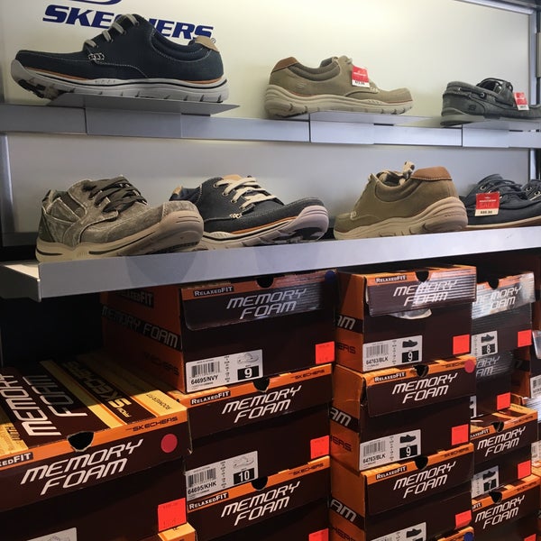 SKECHERS Factory Outlet - Shoe Store in Richmond