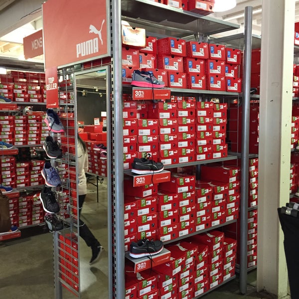 New Balance Factory Outlet Store 