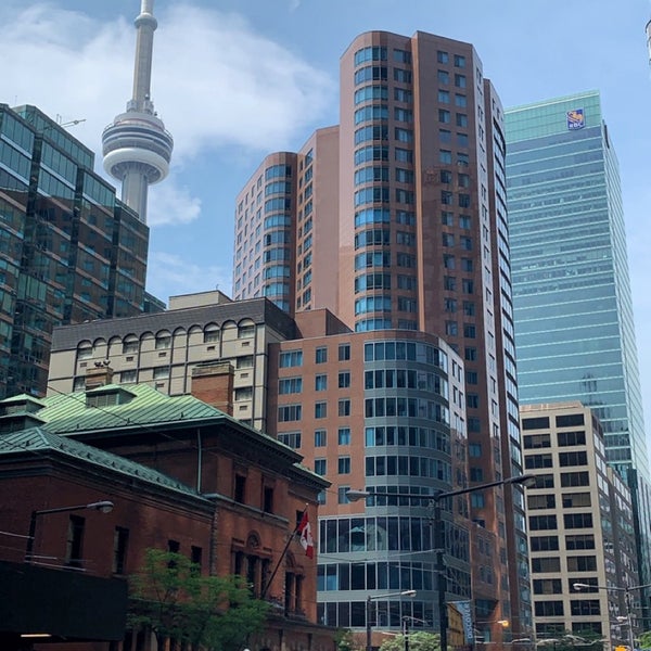 Das Foto wurde bei Toronto Financial District von Анастасия С. am 7/19/2019 aufgenommen