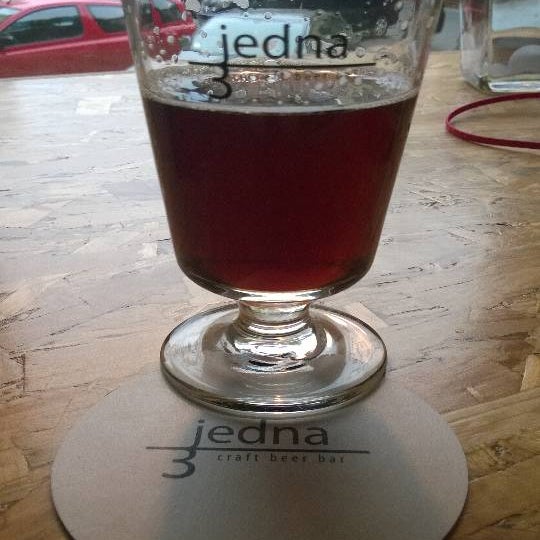 5/15/2014 tarihinde piotrziyaretçi tarafından Jedna Trzecia craft beer bar'de çekilen fotoğraf