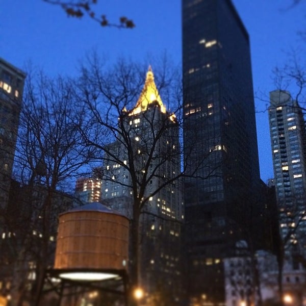 Foto tirada no(a) Madison Square Park Conservancy por Hillary T. em 4/12/2014