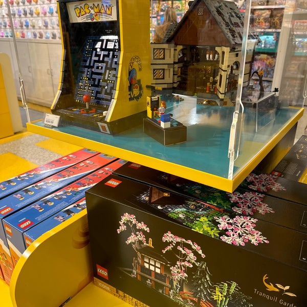 Lego store michigan deals ave
