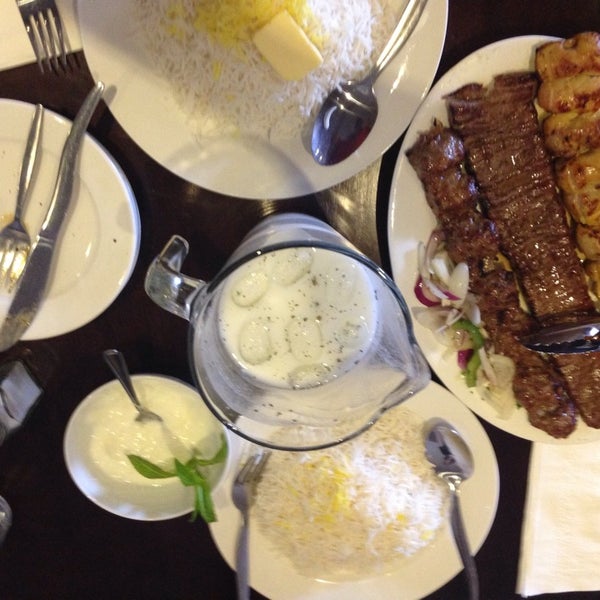 Das Foto wurde bei Orchid Persian Restaurant von Emad A. am 9/20/2014 aufgenommen