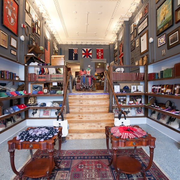 Das Foto wurde bei Duke &amp; Winston Flagship Store von Duke &amp; Winston Flagship Store am 8/27/2014 aufgenommen