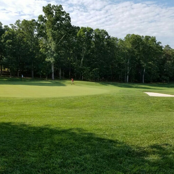 Water's Edge Country Club Golf Course