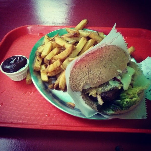 6/3/2014にChristoph K.がYellow Sunshine Burgerで撮った写真