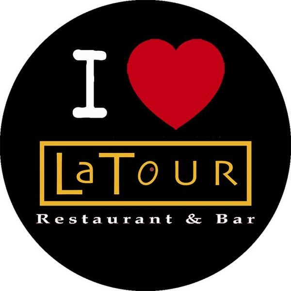 Das Foto wurde bei La Tour Restaurant &amp; Bar von Paul F. am 7/1/2014 aufgenommen