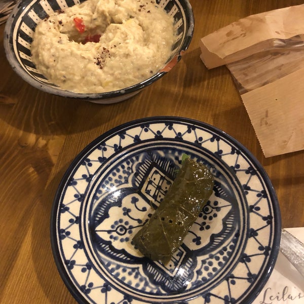 Снимок сделан в Leila&#39;s Authentic Lebanese Cuisine пользователем Dajenka 9/20/2019