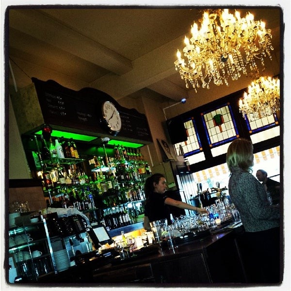 4/11/2014 tarihinde Fred V.ziyaretçi tarafından Café De Omval'de çekilen fotoğraf