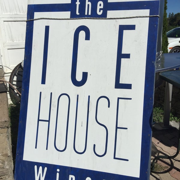 Photo taken at The Ice House Winery by Alina D. on 9/25/2016