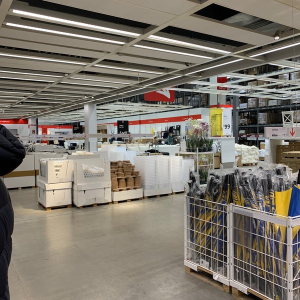 Foto scattata a IKEA Etobicoke da Alina D. il 2/19/2020