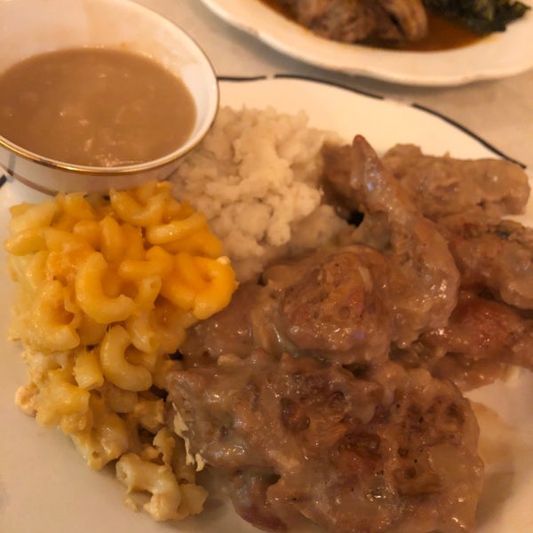 Photo taken at Miss Mamie&#39;s Spoonbread Too by Rei on 10/10/2019