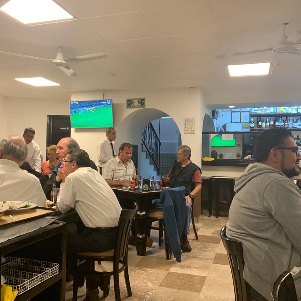 Photo prise au Restaurante - Bar Montejo par Aarón L. le6/20/2019