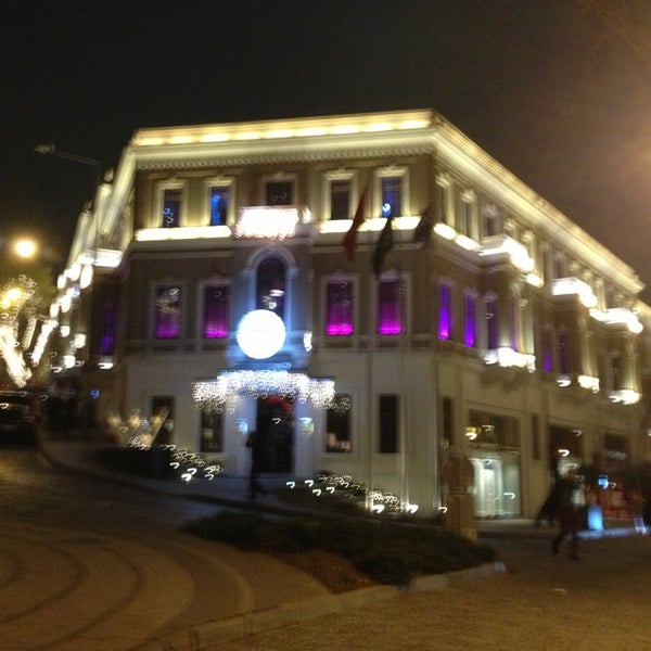 Das Foto wurde bei Minyon W Istanbul Hotel von Tufan T. am 12/31/2012 aufgenommen