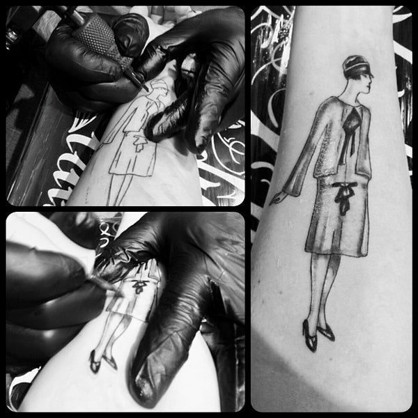Foto tirada no(a) Studio City Tattoo &amp; Los Angeles Body Piercing por April em 11/12/2012