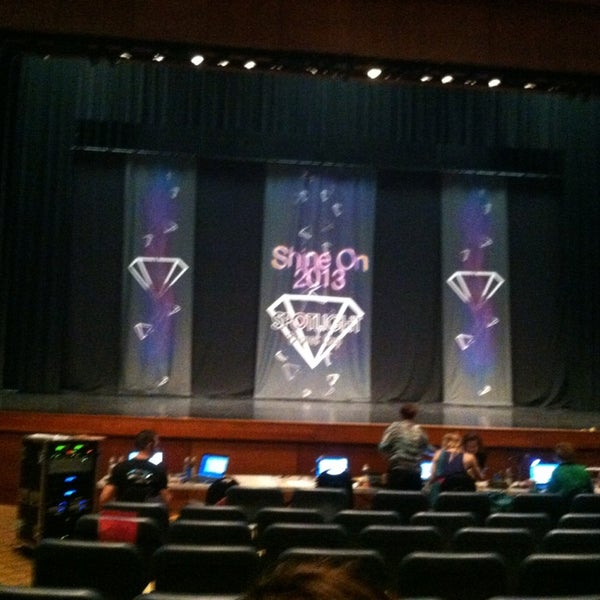 дк центральный анжеро-судженск. Dc central. Dc центр. Dc центр. анжеро-судженск центральный дом культуры.