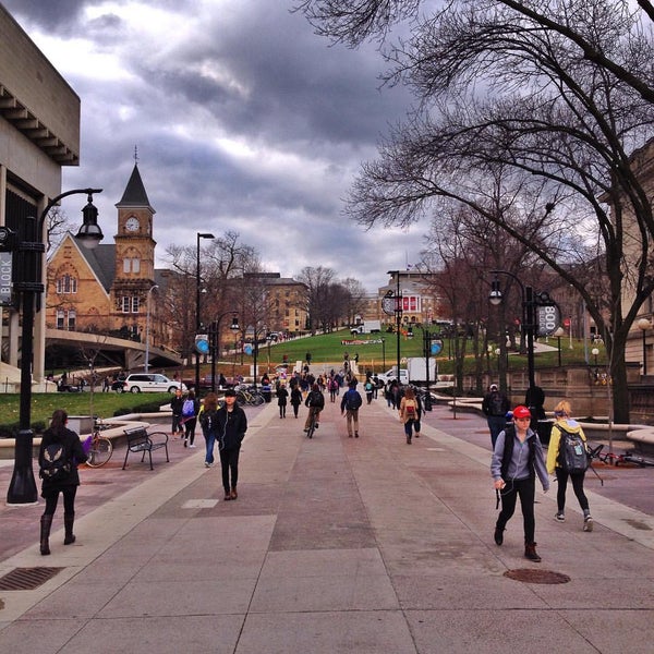 11/18/2015 tarihinde Antonio S.ziyaretçi tarafından University of Wisconsin - Madison'de çekilen fotoğraf