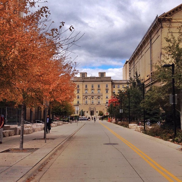 10/10/2015 tarihinde Antonio S.ziyaretçi tarafından University of Wisconsin - Madison'de çekilen fotoğraf