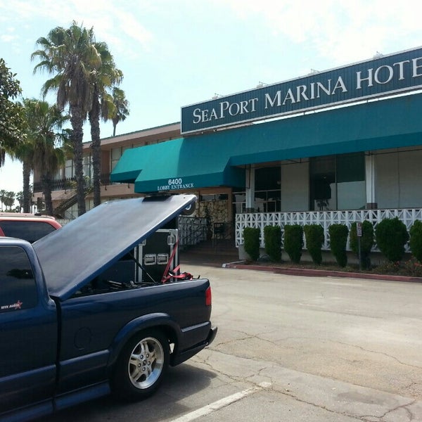 รูปภาพถ่ายที่ SeaPort Marina Hotel โดย MARIO81 M. เมื่อ 8/29/2013