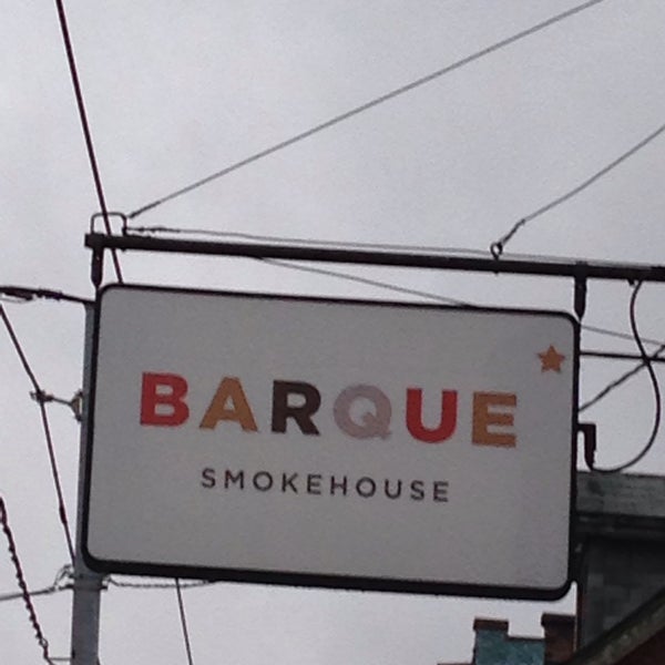 รูปภาพถ่ายที่ Barque Smokehouse โดย Nancy เมื่อ 12/27/2015