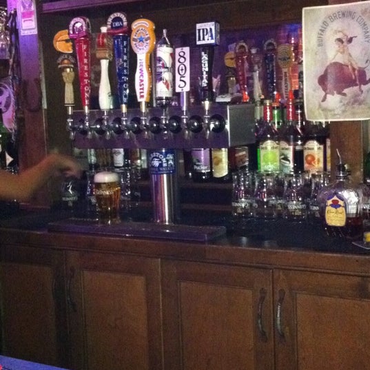 12/6/2012 tarihinde Kylaziyaretçi tarafından Buffalo Pub and Grill'de çekilen fotoğraf