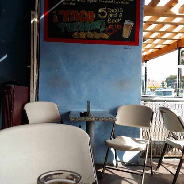 Foto tirada no(a) Sinbad Cafe &amp; Hookah Bar por B.A.Stoner 4. em 1/23/2014