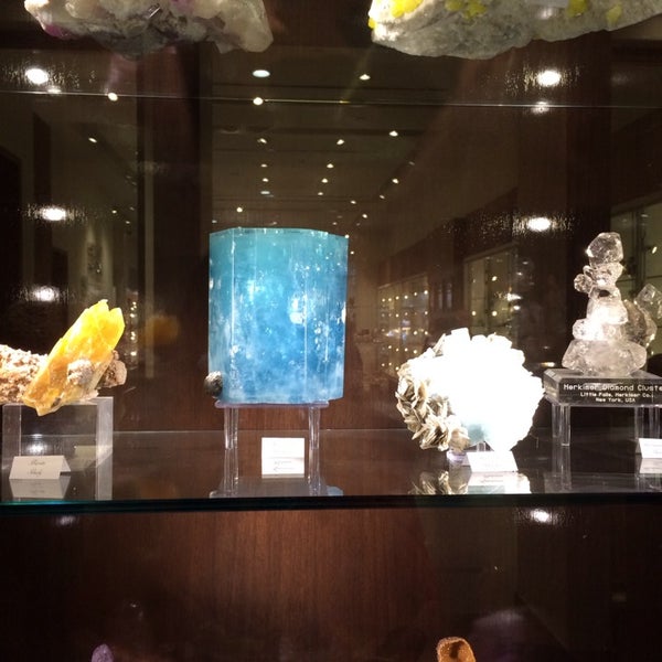 Photo taken at Astro Gallery of Gems by Laurea d. on 2/22/2014