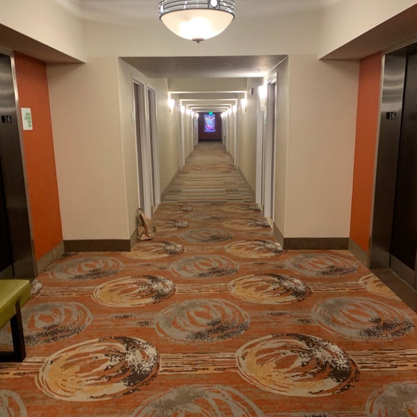 Photo taken at Holiday Inn Golden Gateway Hotel by Sylvie on 7/1/2019