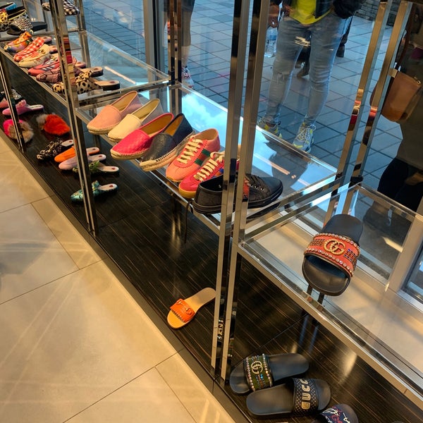 Photos Gucci Outlet - Women's