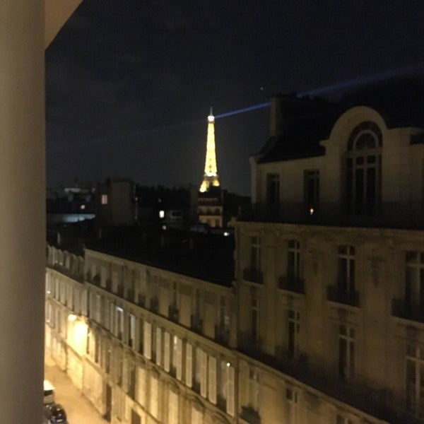 Das Foto wurde bei Hôtel Marignan Champs-Elysées Paris von Sylvie am 4/3/2017 aufgenommen