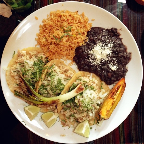 3/26/2013 tarihinde Richi T.ziyaretçi tarafından El Tule Mexican and Peruvian Restaurant'de çekilen fotoğraf